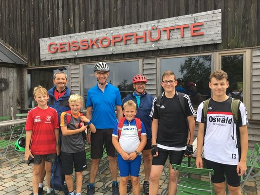 vor der Geißkopfhütte