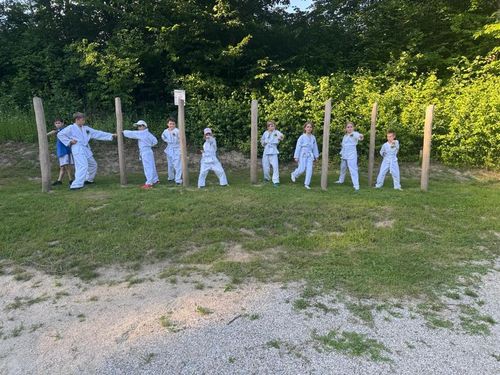 Bilder vom Karatetraining am Feng Shui Park in Lalling
