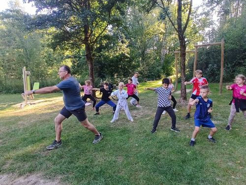 Bilder vom Karatetraining am Feng Shui Park in Lalling