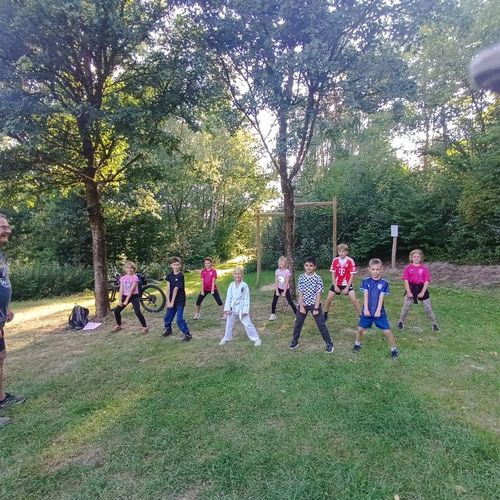 Bilder vom Karatetraining am Feng Shui Park in Lalling